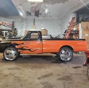 Meet your Posher, Sherman